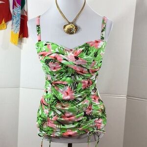 Chuck Handy floral tankini top
